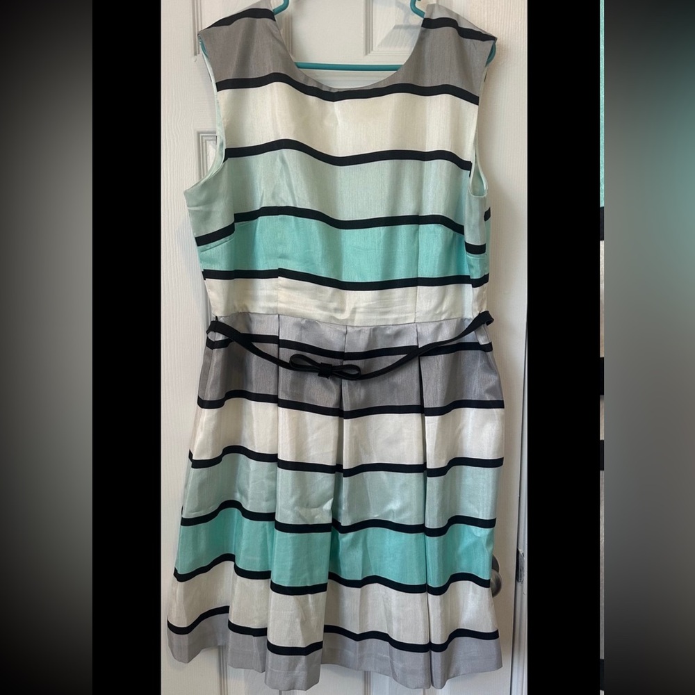 Danny & Nicole White and Blue Fit and Flare Mini Dress